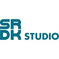 Minimalistyczne logo pracowni architektonicznej SRDK Studio z Wrocławia.